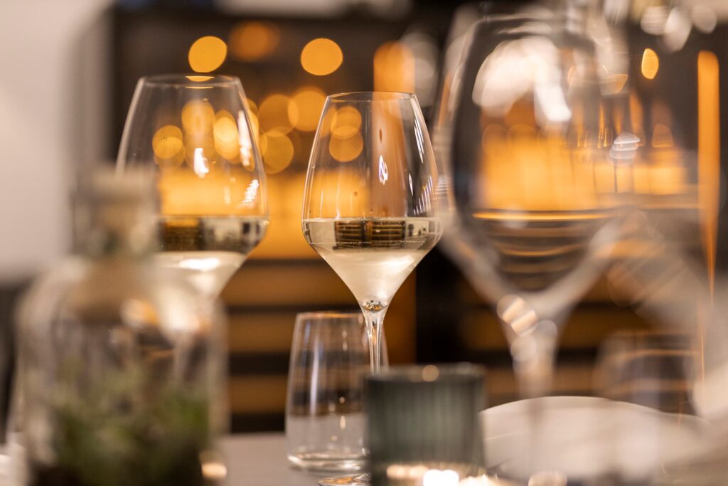 Heines Wine & Dine Gläser im Innenraum