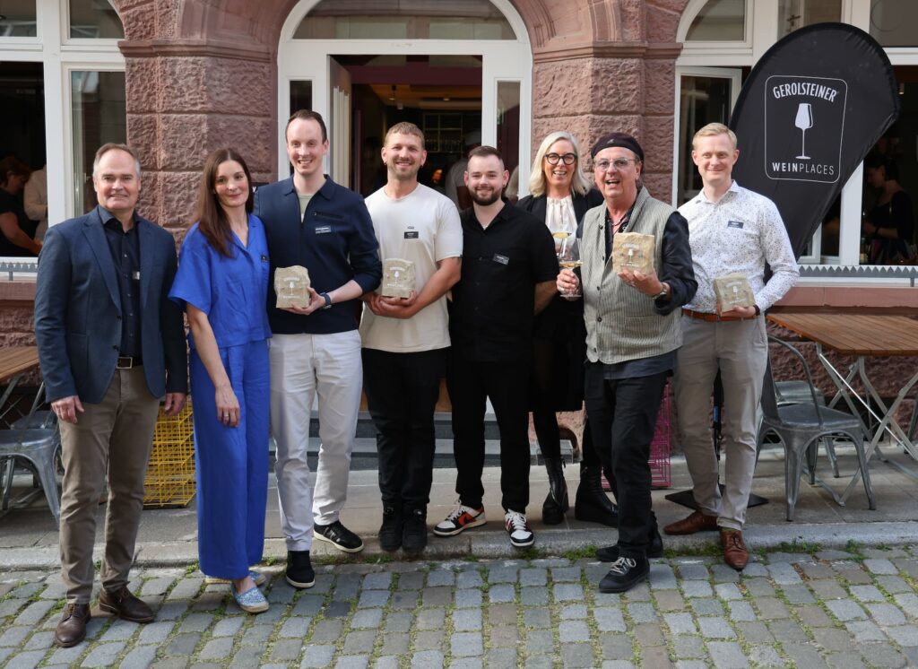 Gruppenbild der ausgezeichneten WeinPlaces 2025