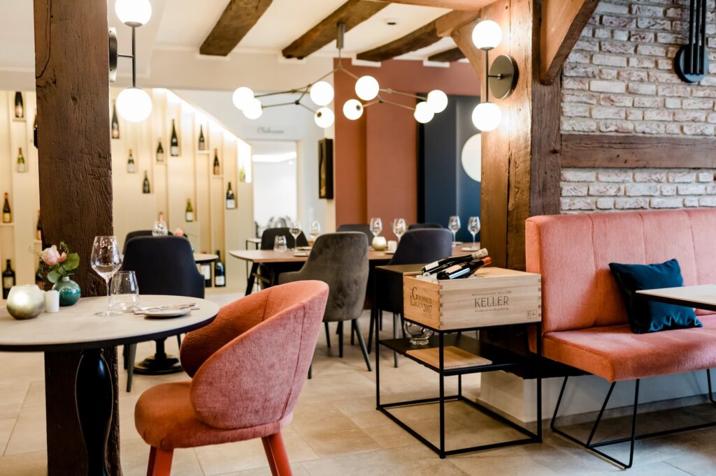 Restaurant Fachwerk im Hotel Kassel, Innenraum mit Sitzplätzen
