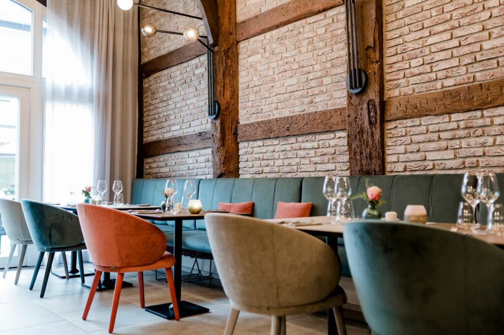 Restaurant Fachwerk im Hotel Kassel, Innenraum mit Sitzplätzen