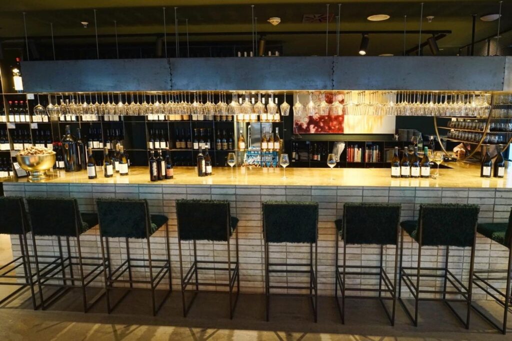 Gregors Boutique Vinothek Innenraum Theke