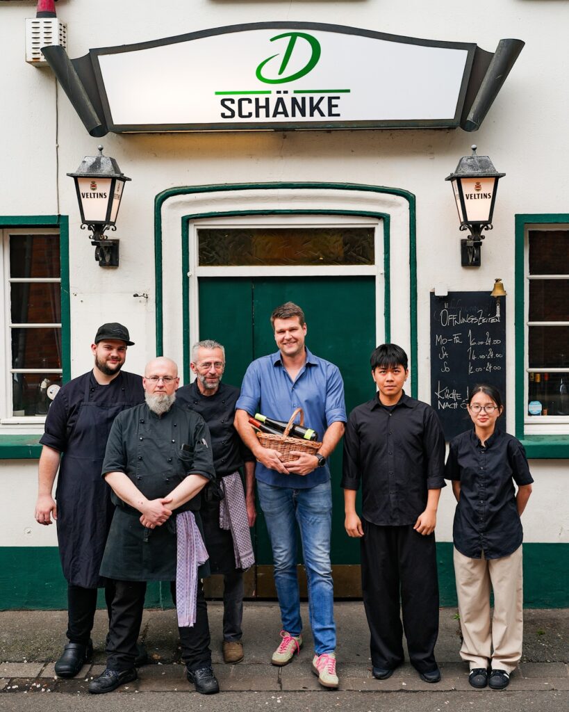 Thomas Demske mit Kollegen